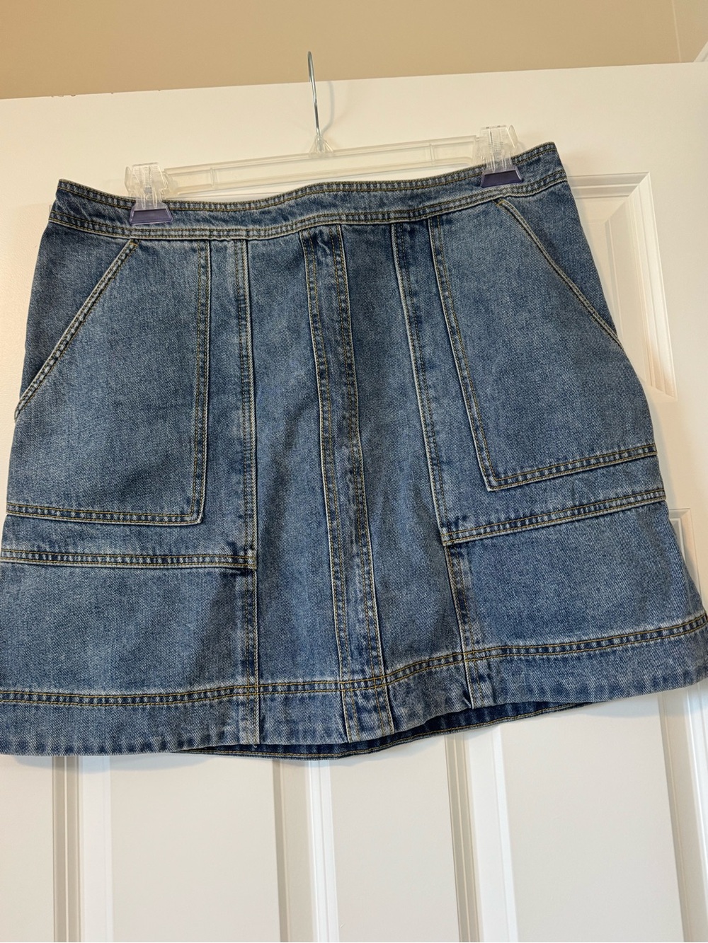 CAbi Blue Denim Mini Skirt with Front Patch Pockets sz 12 , excellent condition